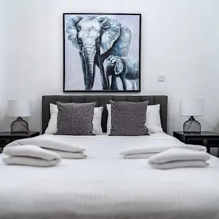 Cozy House Center In Ferienhaus *